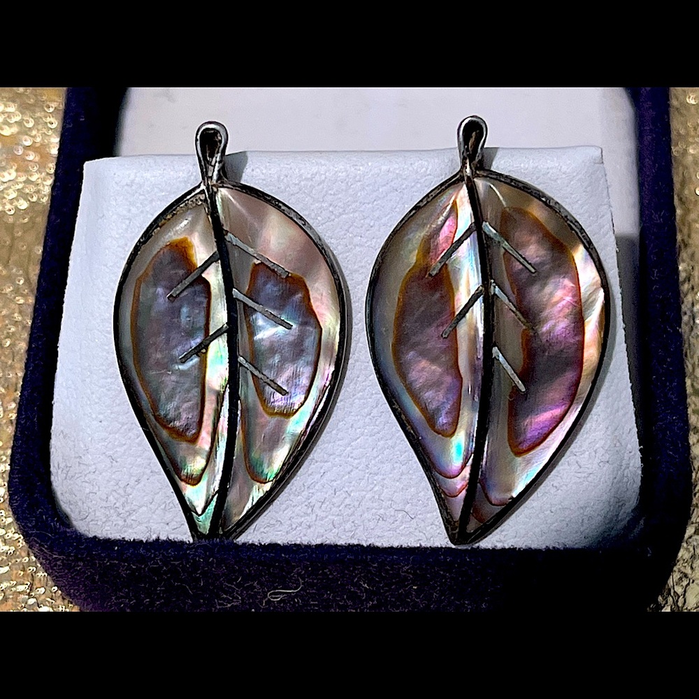 Abalone shell and sterling silver screw backed earrings vintage 🍂 leaf shaped